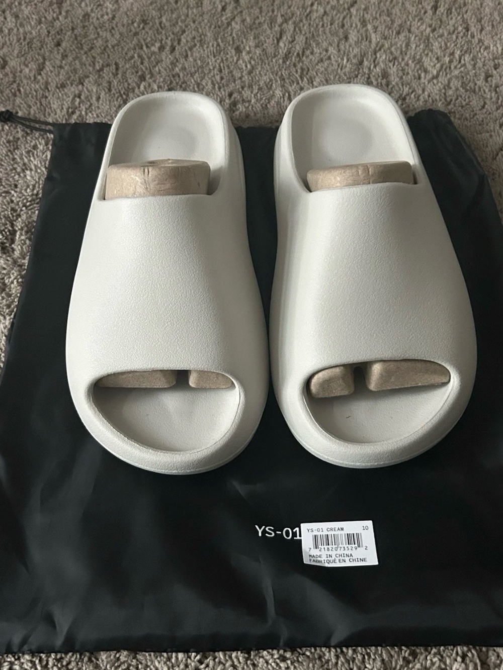 Yeezy Slide Cream/Off-White - Picture 2 of 4